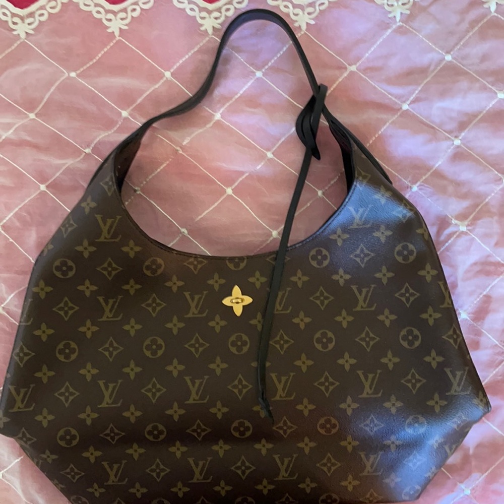 Louis Vuitton Flower Hobo Black